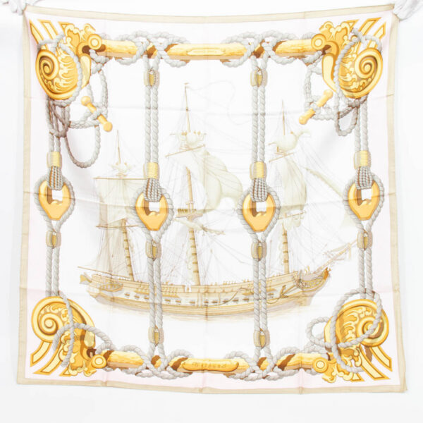 Hermès Carré 90 Foulard en soie Galions rose beige 90 cm
