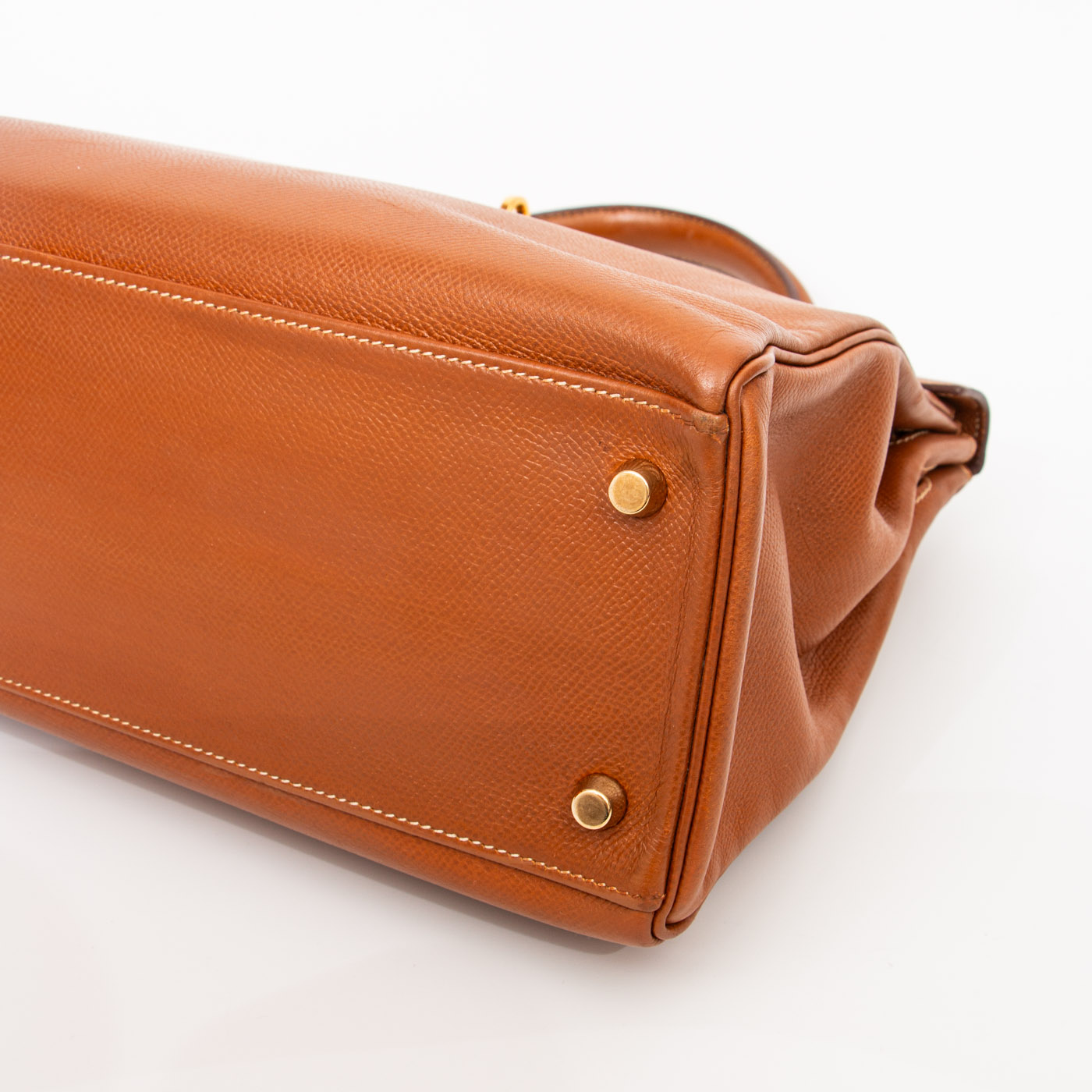 Sac à main Hermès Kelly 32 Retourne, cuir, doré avec finitions dorées, 1993 – Image 9