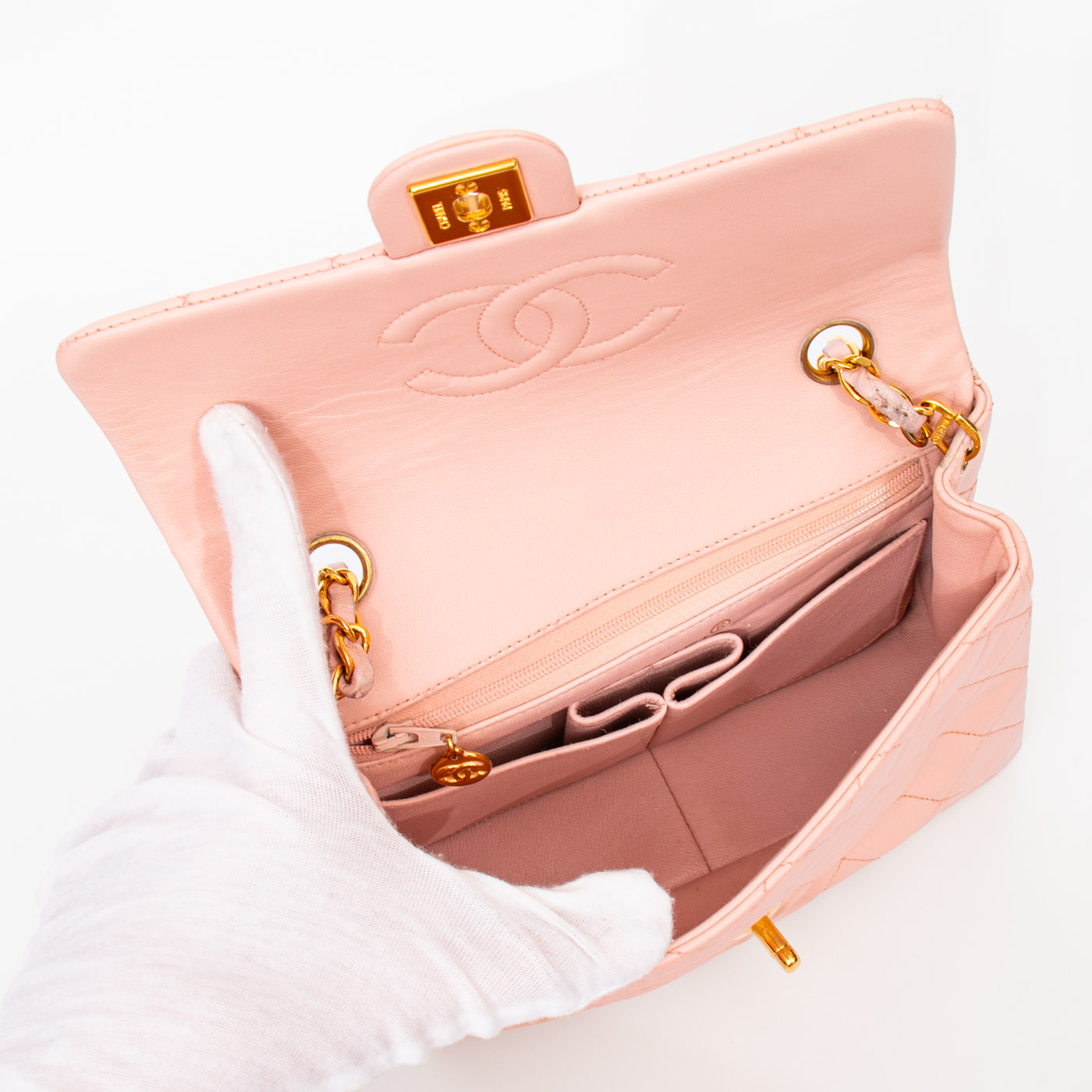 Sac à main Chanel à rabat simple et chaîne simple, en cuir d'agneau rose vintage, 1991-1994, référence 2340719 – Image 11
