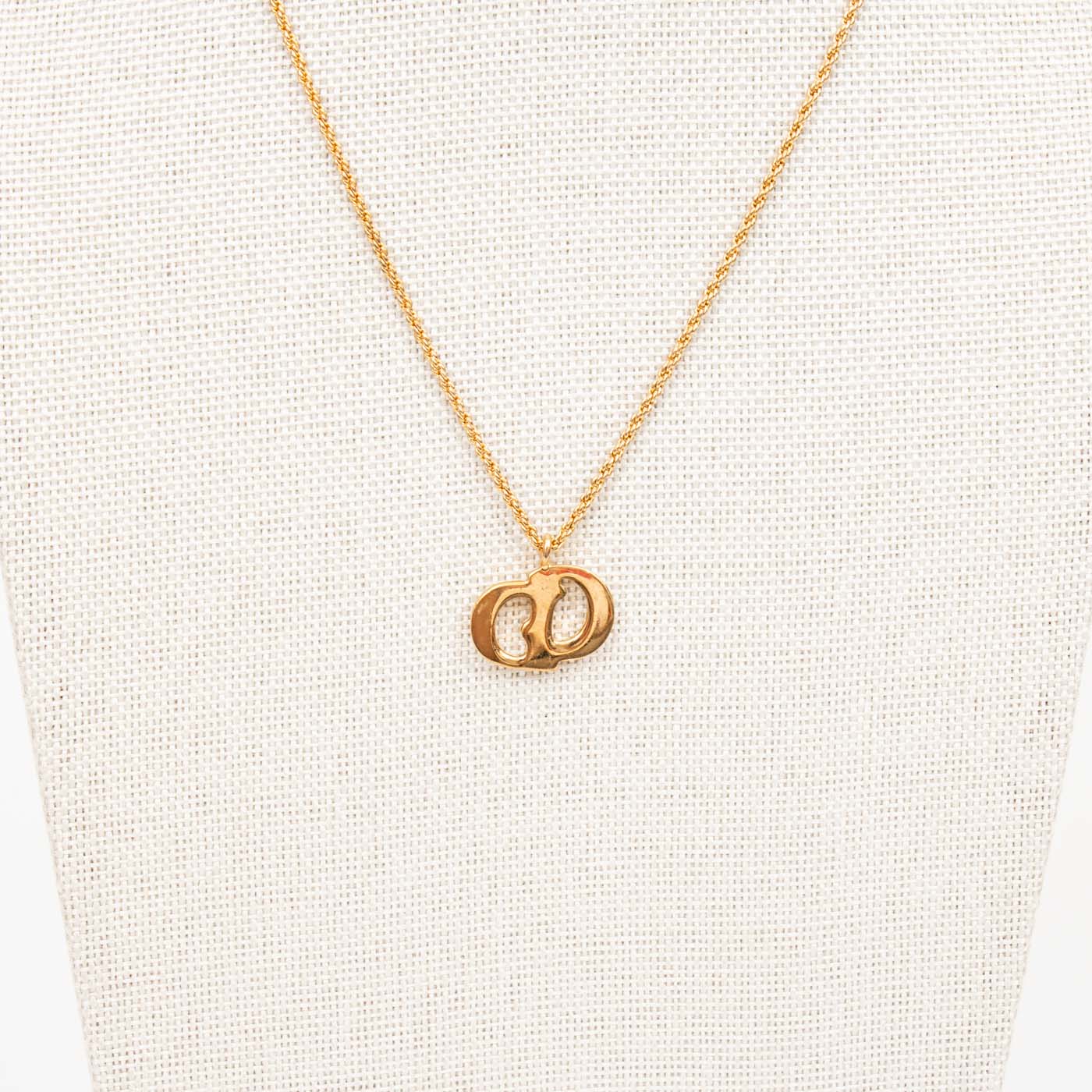 Collier pendentif CD Christian Dior en or vintage 44 cm – Image 4