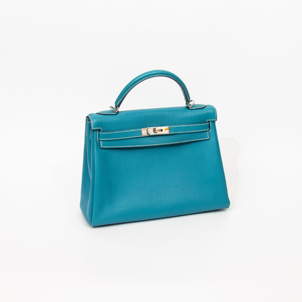 Bolso Hermès Kelly 32 Retourne de piel Togo azul con herrajes de paladio, 2006