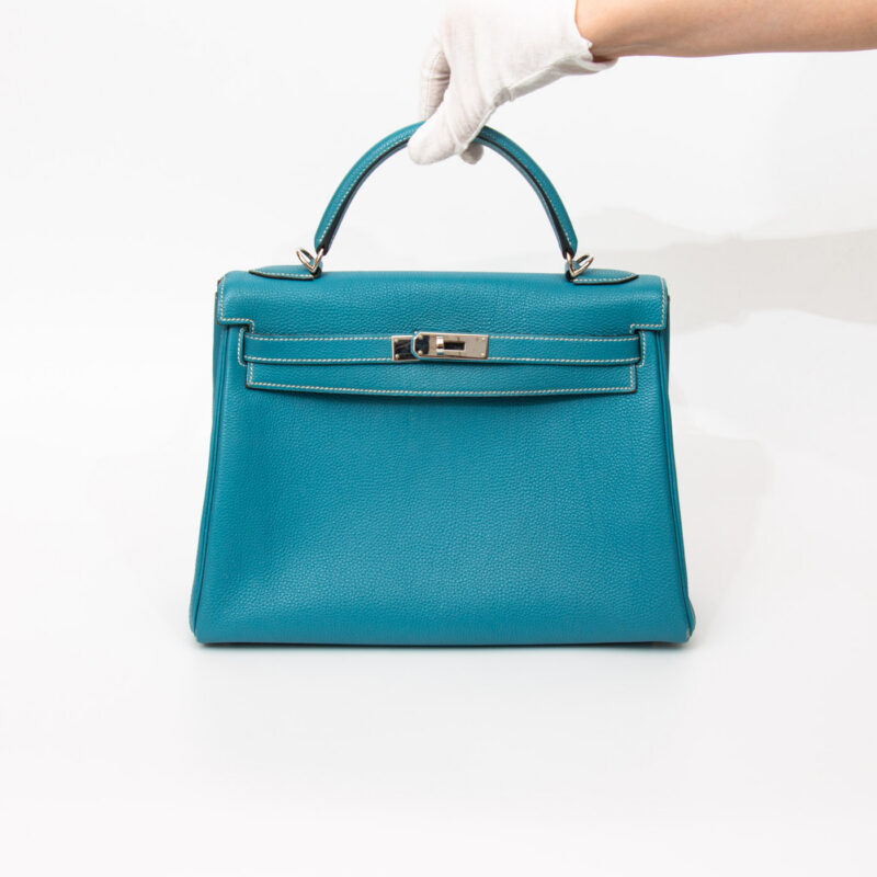 Bolso Hermès Kelly 32 Retourne Togo en piel azul con herrajes de paladio, 2006 – Imagen 6