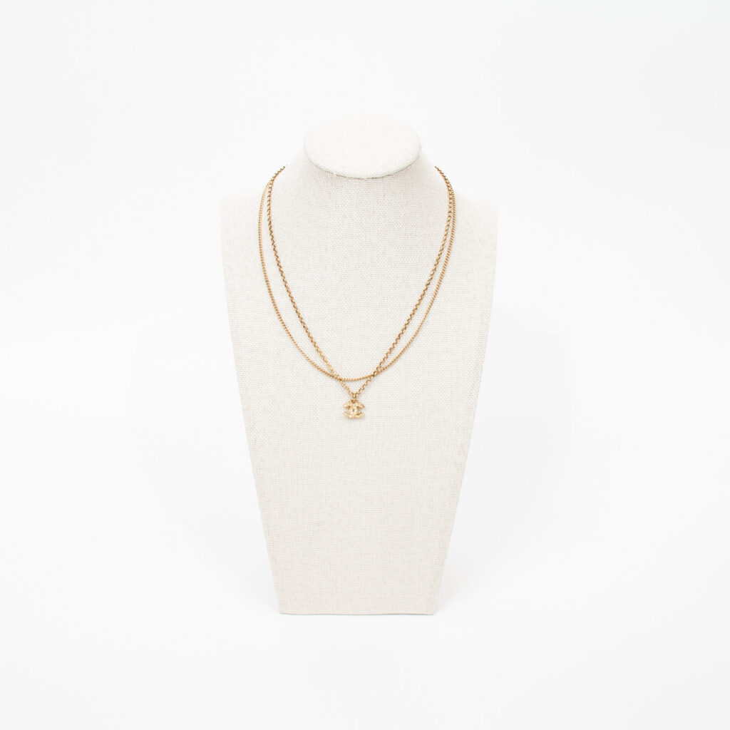 Chanel Halskette Coco Mark 12C mit Strasssteinen in Gold