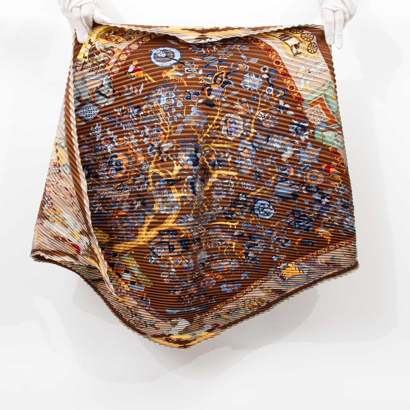 Foulard en soie Hermès Carré Plissé Fantaisies indiennes marron – photo 2