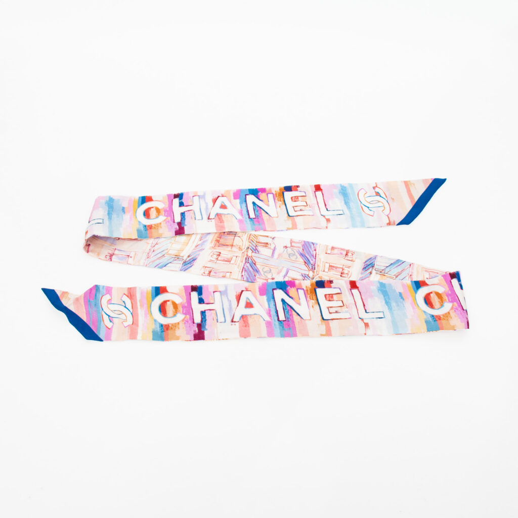 Chanel Twilly Seiden Bandeau mit Chanel Schriftzug Multicolor