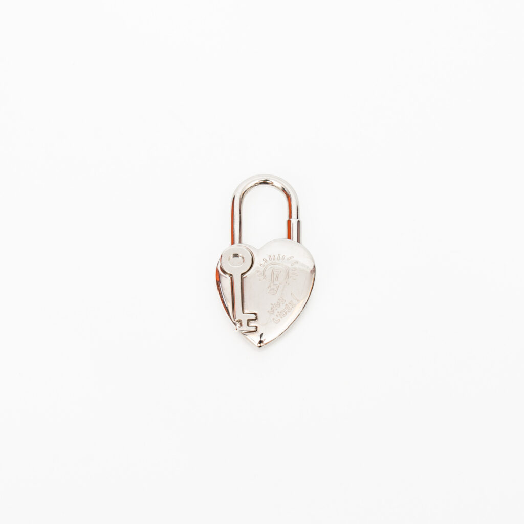 Hermès Charm Cadena Lockhart Fantasy  aus Metall in Silber
