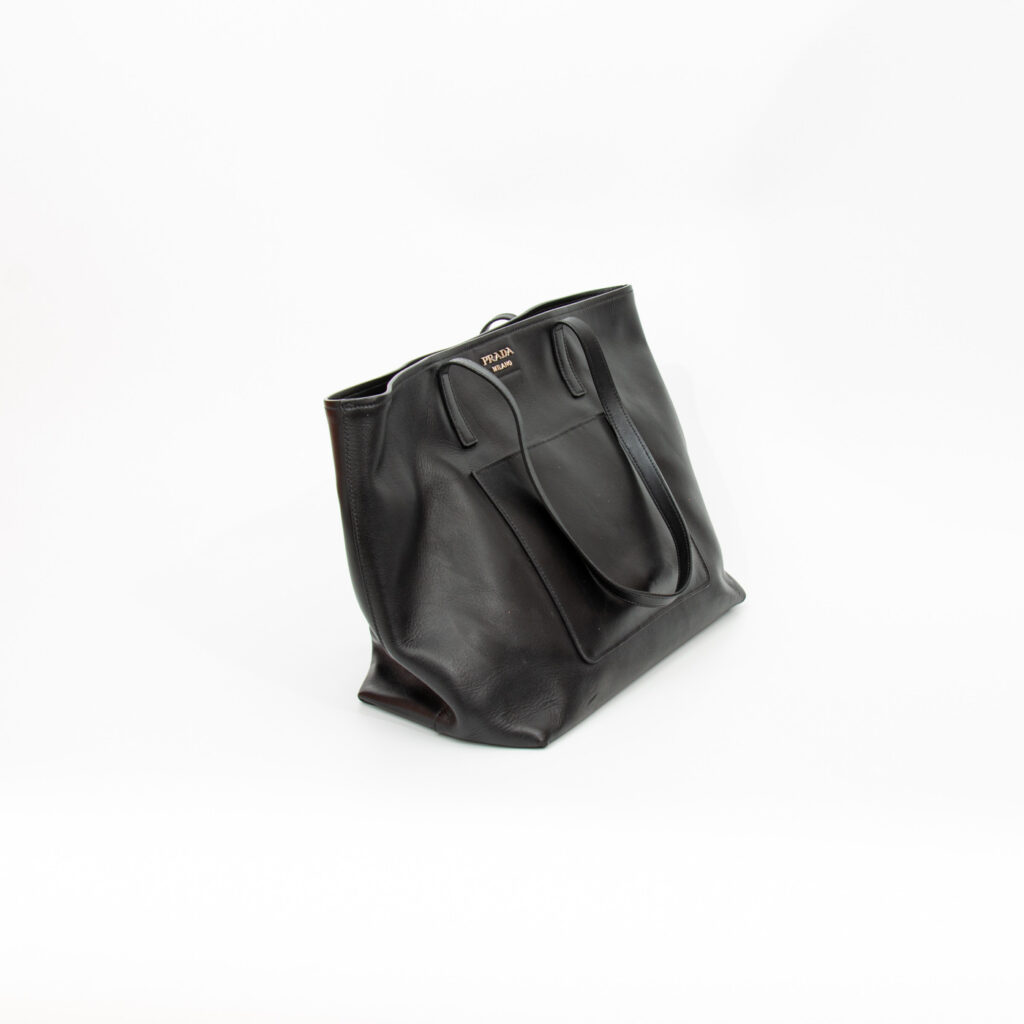 Prada Leder Tote Shopper City Calf in Schwarz