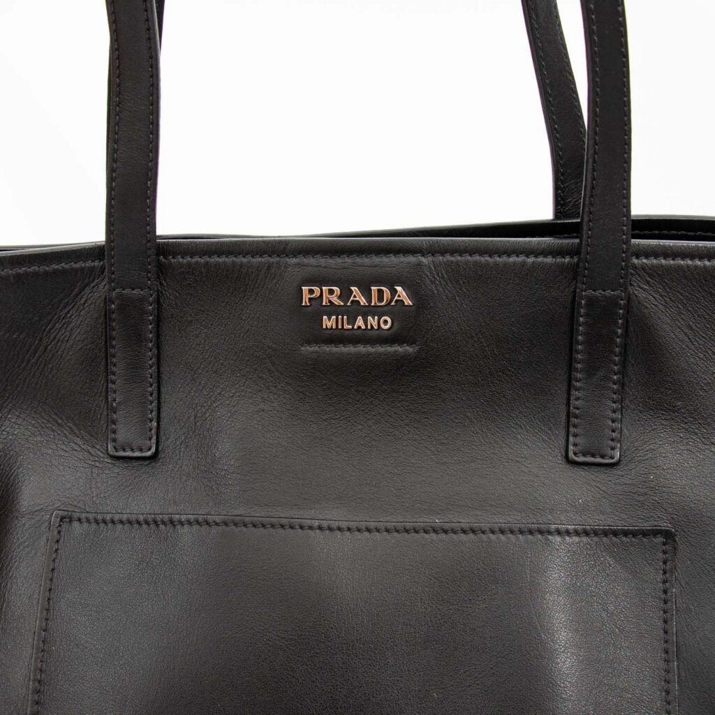 Prada Leder Tote Shopper City Calf in Schwarz