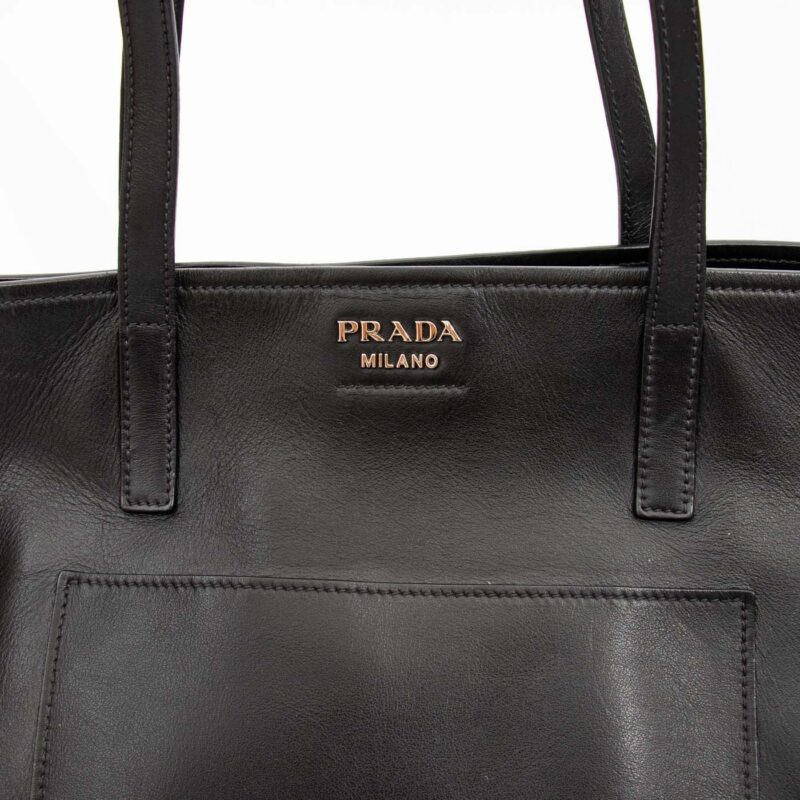 Prada Leder Tote Shopper City Calf in Schwarz – Bild 7