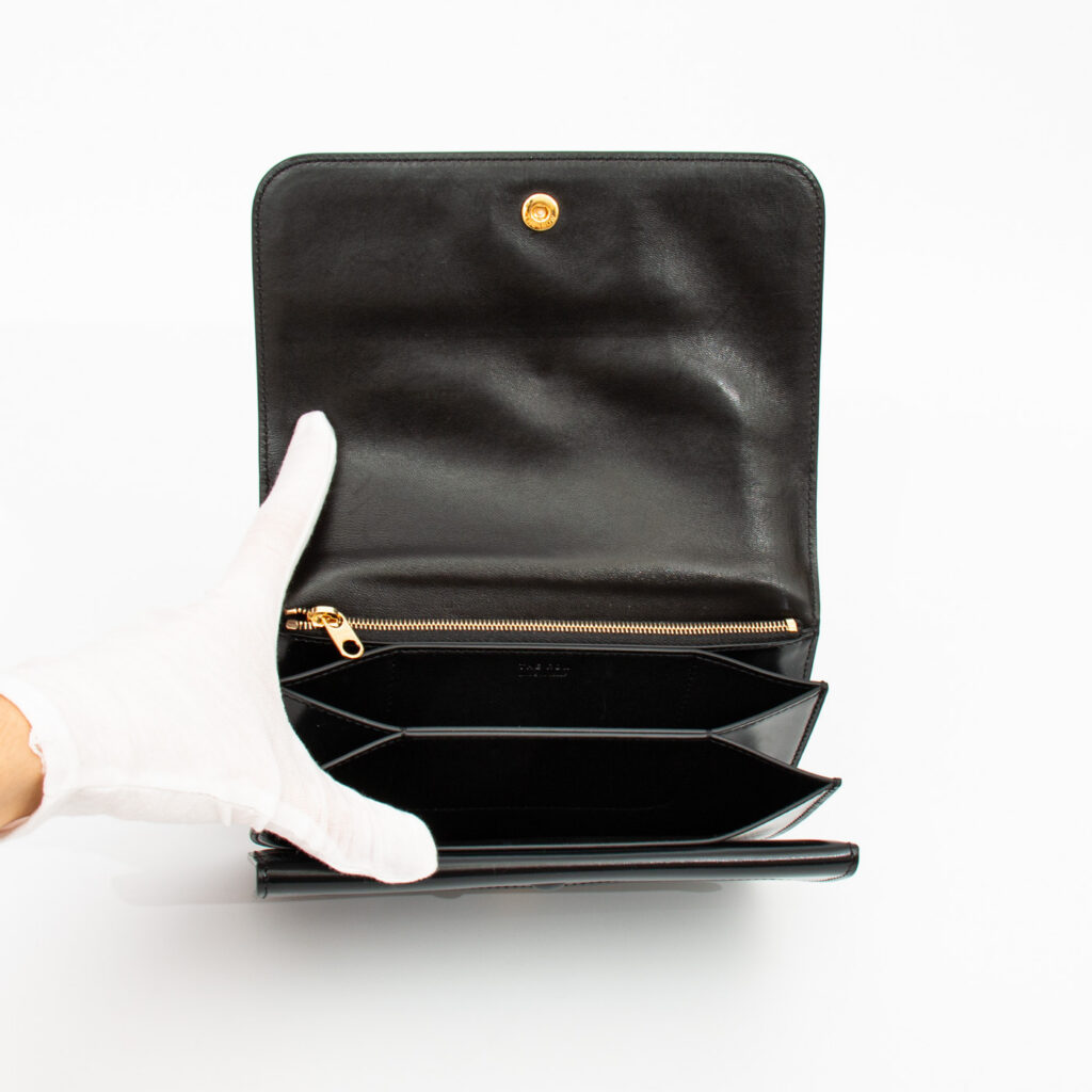 The Row Wallet Organizer Clutch in Boxcalf Leder Schwarz