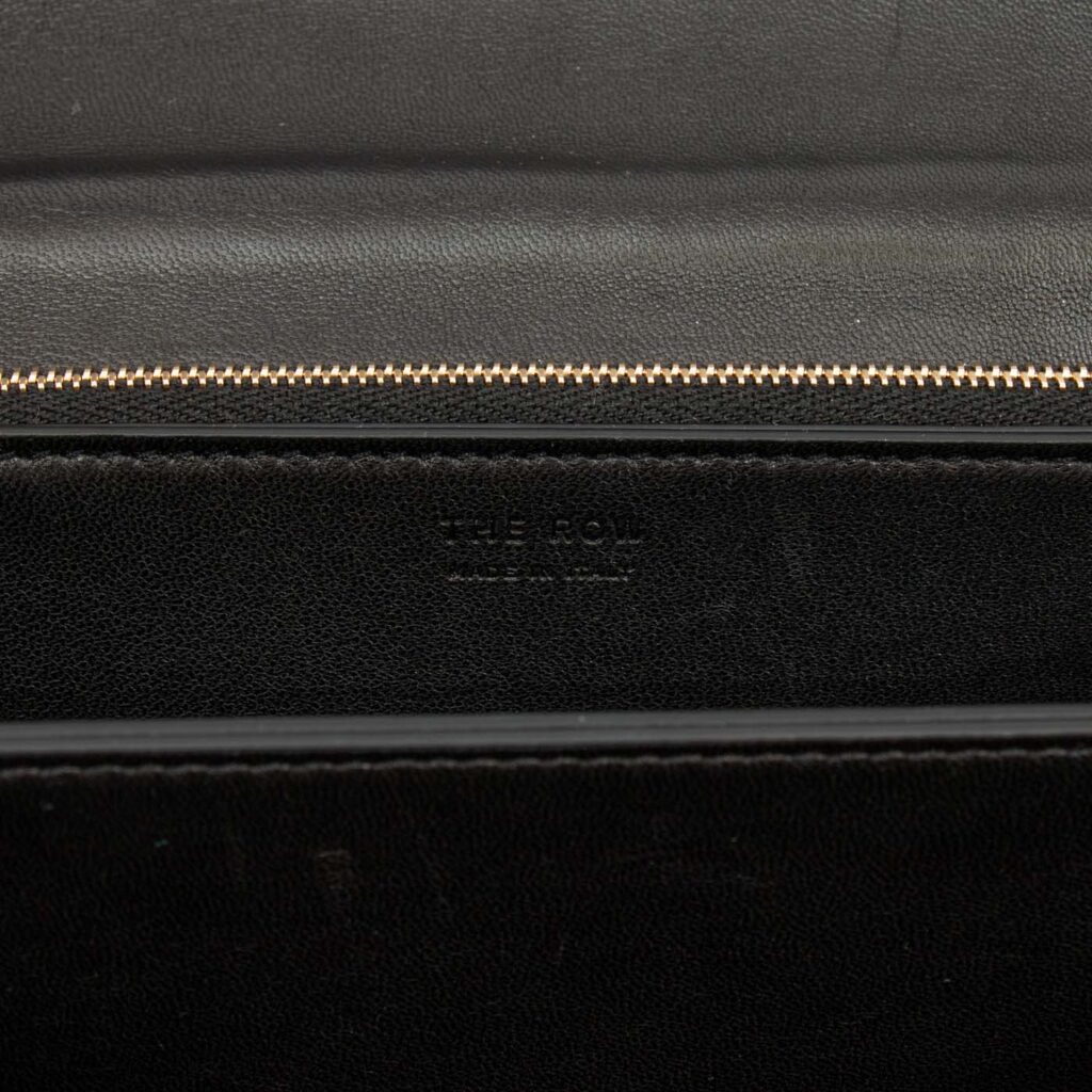 The Row Wallet Organizer Clutch in Boxcalf Leder Schwarz