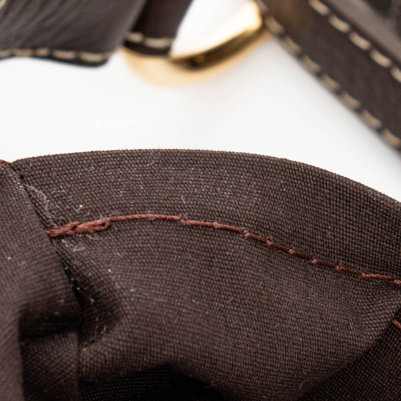 Bolso Louis Vuitton Mini Lin Pochtte mediano en color marrón – Imagen 3