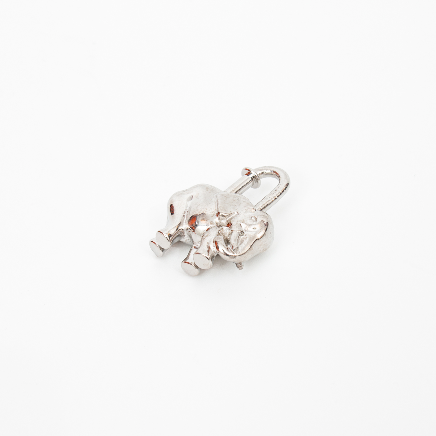 Fermoir Hermès Charm Cadena Éléphant en métal argenté – Image 3
