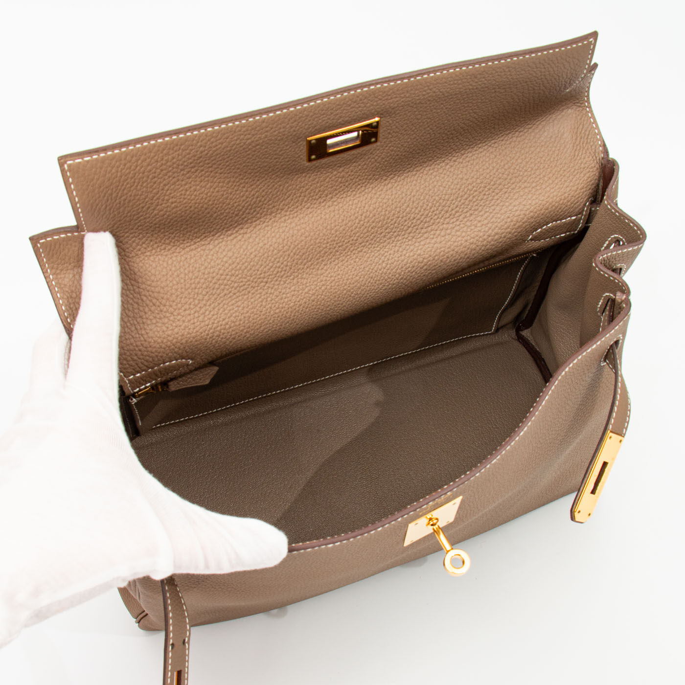 Hermès Kelly 32 Retourné Togo Leder Etoupe Goldene Hardware – Bild 6