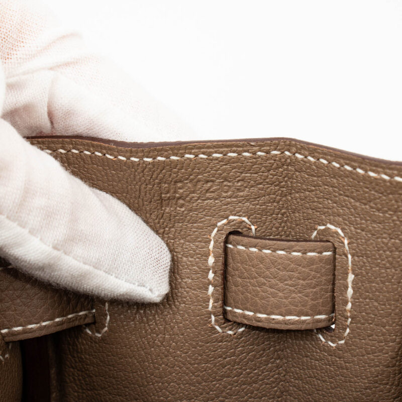 Hermès Kelly 32 Retourné Togo Leder Etoupe Goldene Hardware – Bild 7