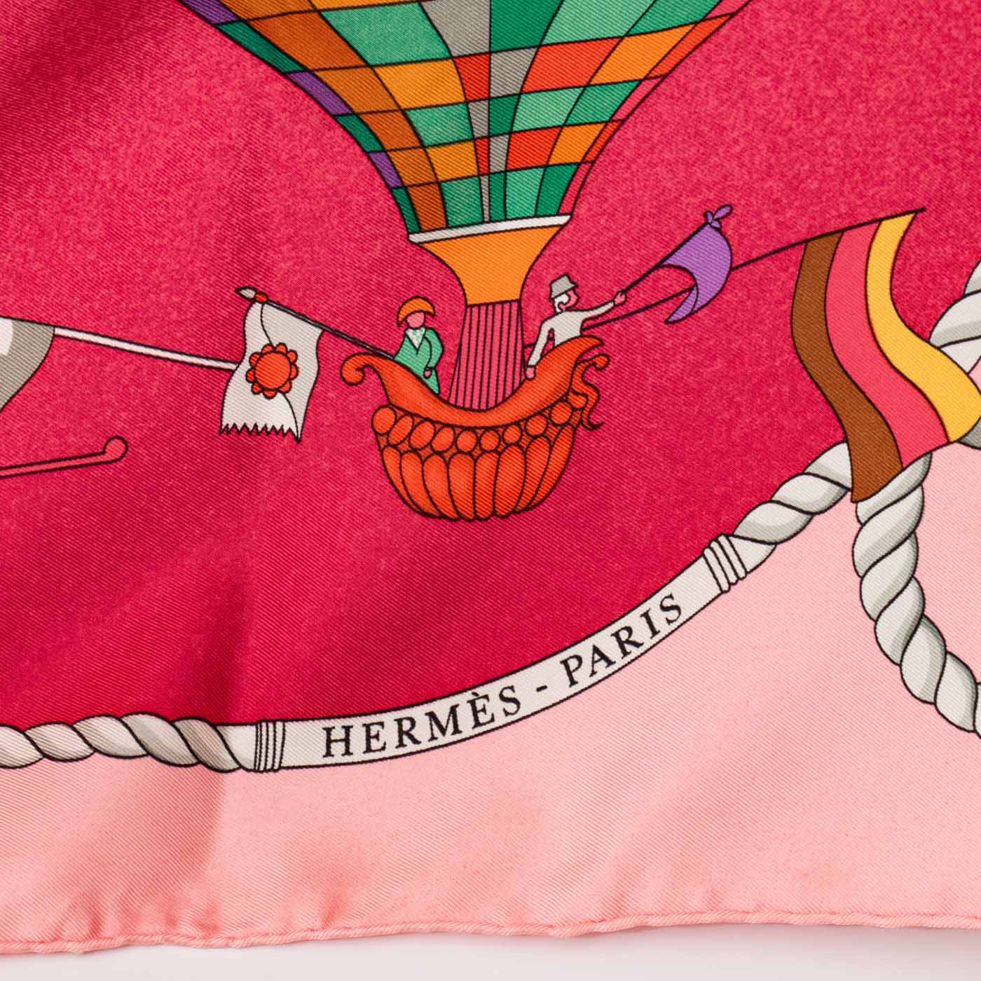 Hermès Carré Foulard Soie 90 Les Folies Du Ciel Rose – Image 3