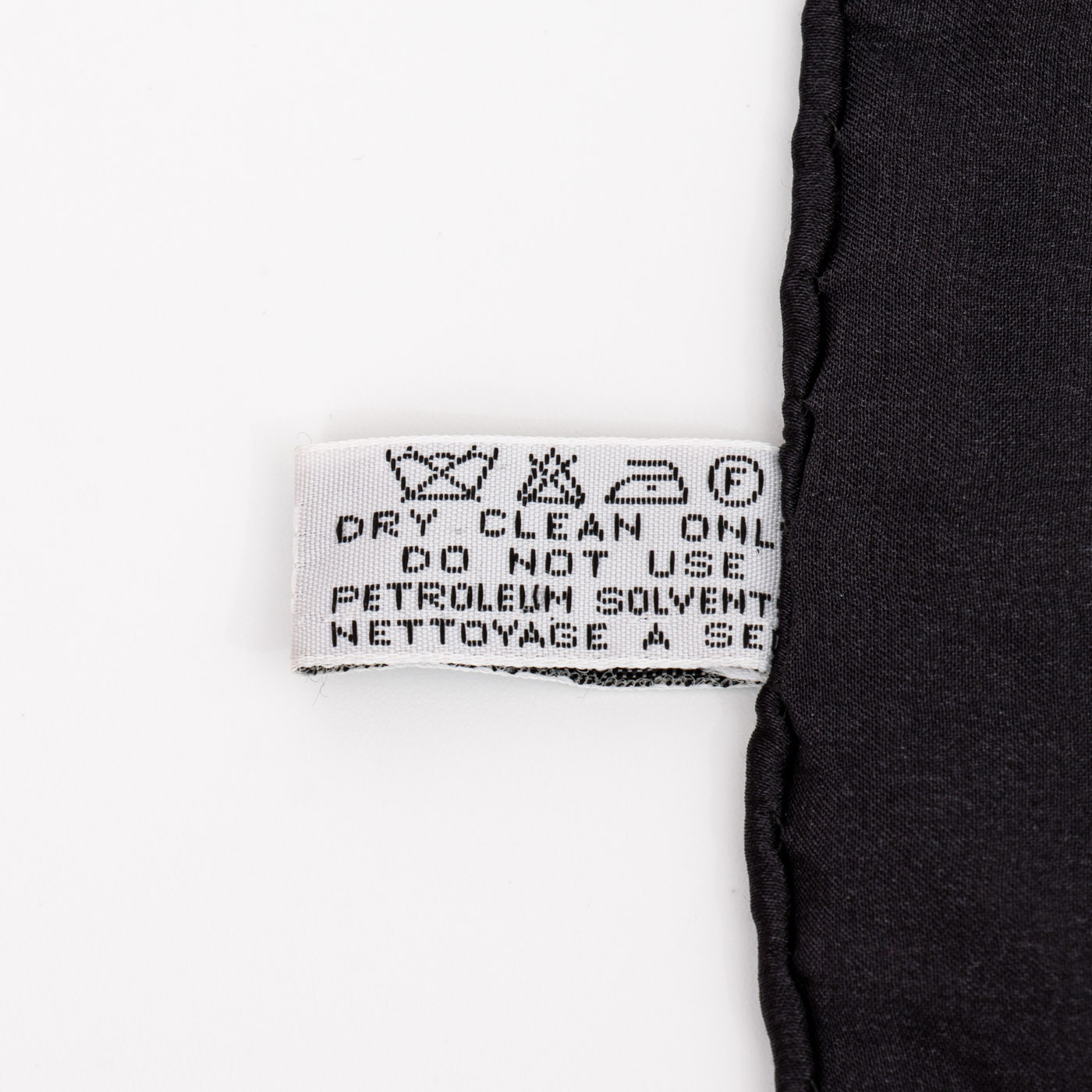Foulard en soie Chanel Gripoix Noir – Image 4