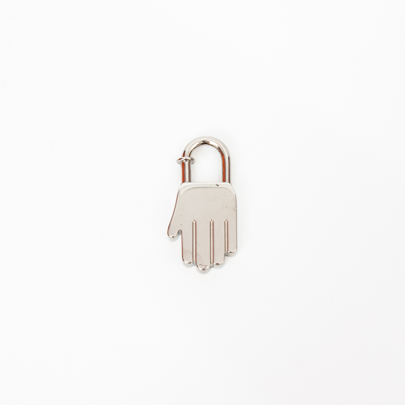 Breloque Hermès Cadena Lock Hand 2002 en métal argenté – Image 2
