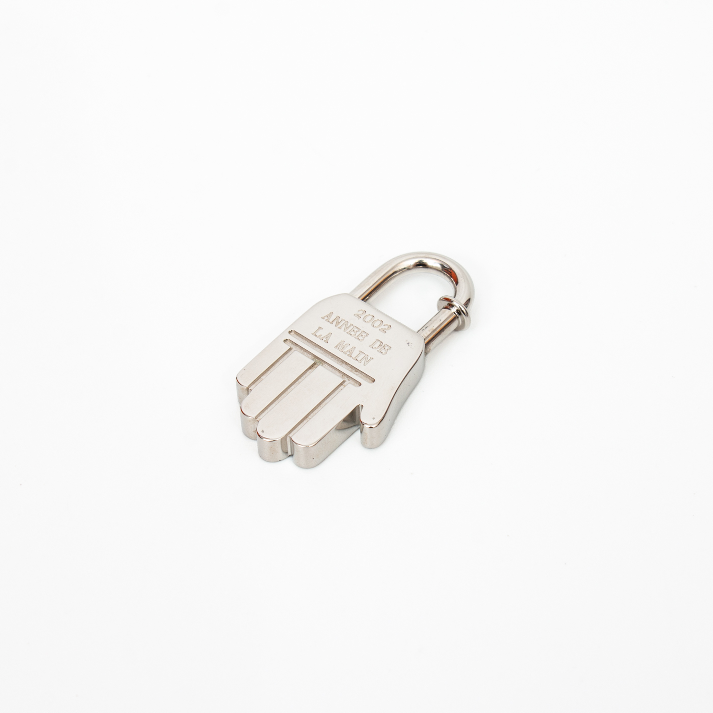 Breloque Hermès Cadena Lock Hand 2002 en métal argenté – Image 3