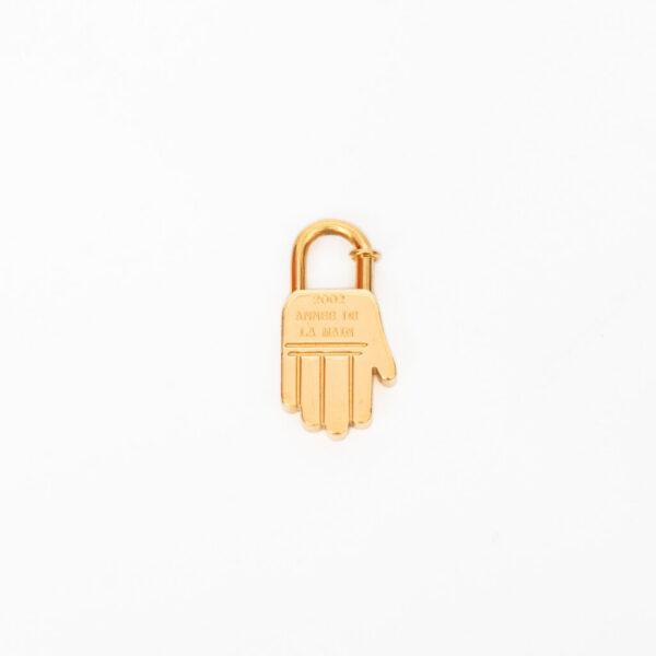 Hermès Charm Cadena Lock Hand 2002 Métal Doré