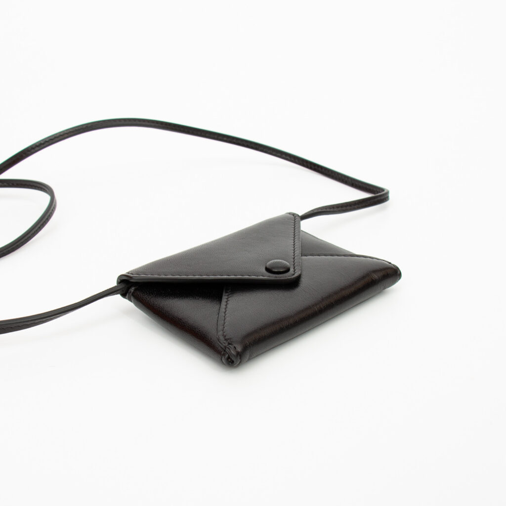 The Row Wallet on Chain Mini Etui Umhängetasche Schwarz