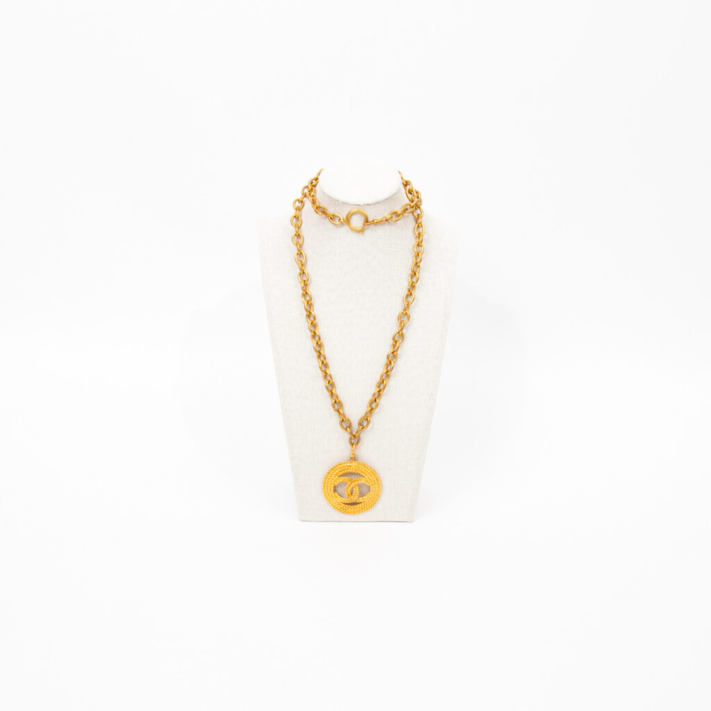 Chanel Halskette Coco Mark 28 Vergoldetes Metall Gold