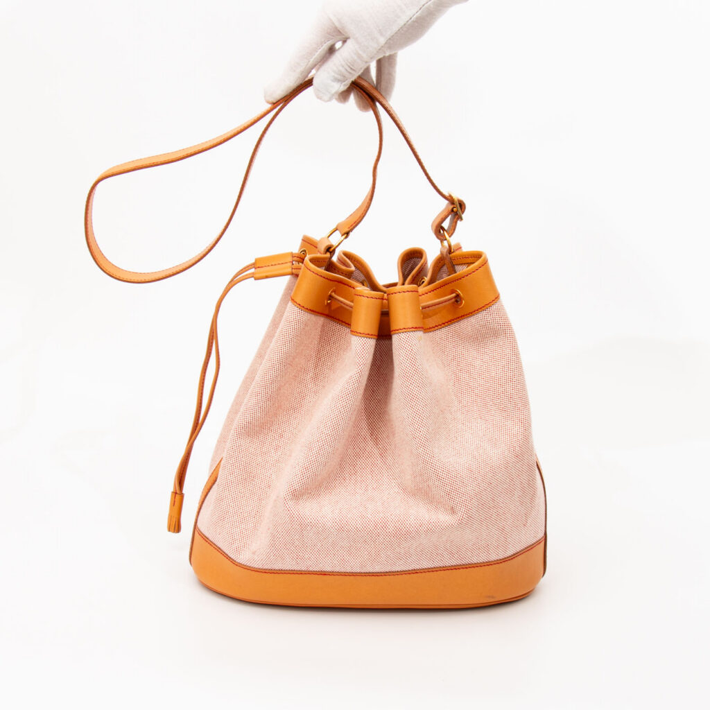 Bolso de mano Hermès Market Bucket Bag Toile H Canvas Leather Beige Gold