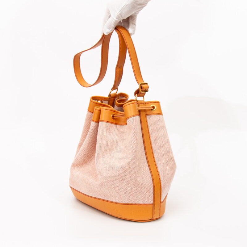 Bolso de mano Hermès Market Bucket Bag Toile H Canvas Leather Beige Gold – Imagen 2