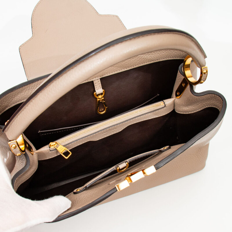 Bolso de cuero Louis Vuitton Capucines GM Taurillion - Imagen 9