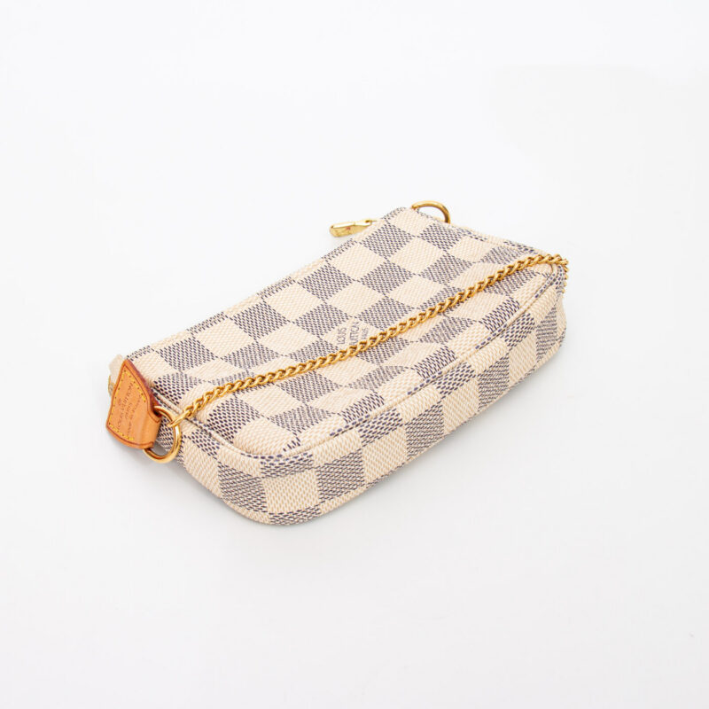 Accessoires Louis Vuitton Mini Pochette en Damier Azur – Image 3