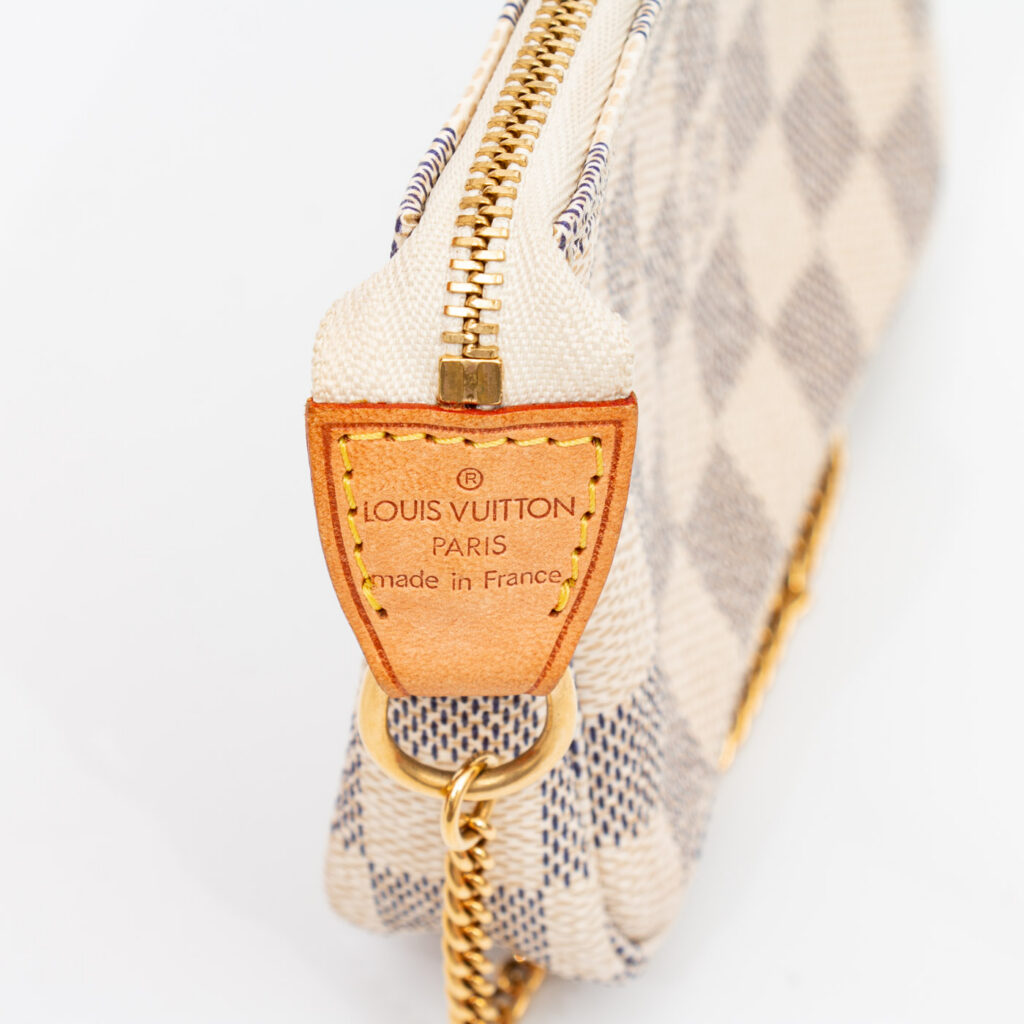 Accessoires Louis Vuitton Mini Pochette en Damier Azur