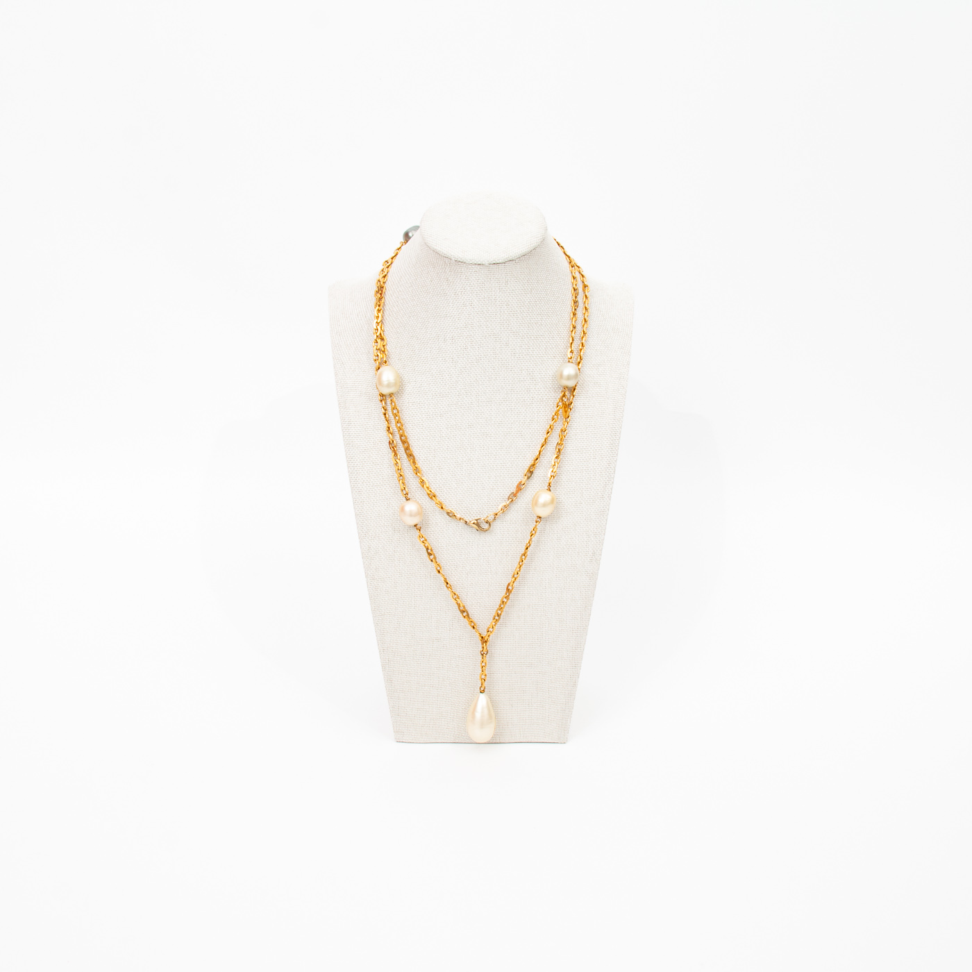 Collier Chanel vintage en perles et or