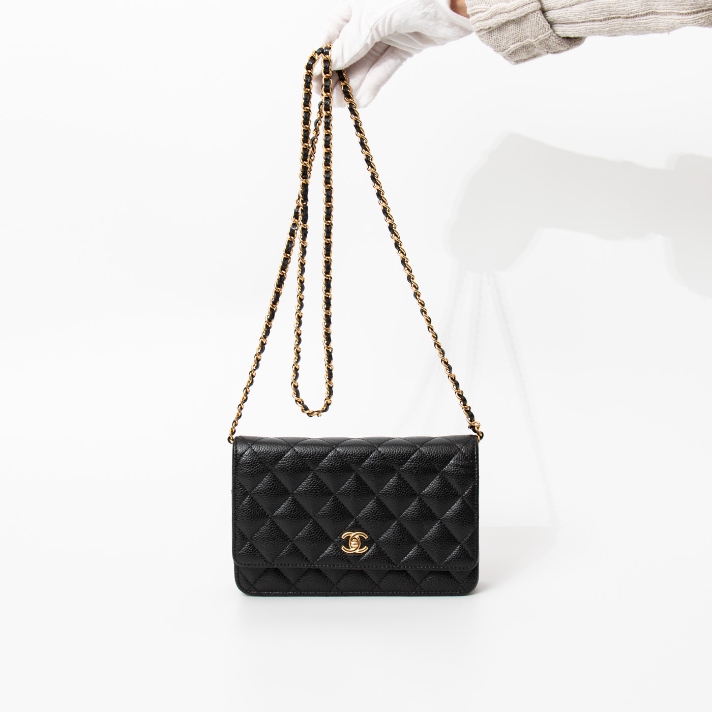 Chanel Wallet on Chain Classic Caviar Leder Schwarz mit Turnlock in Gold – Bild 6