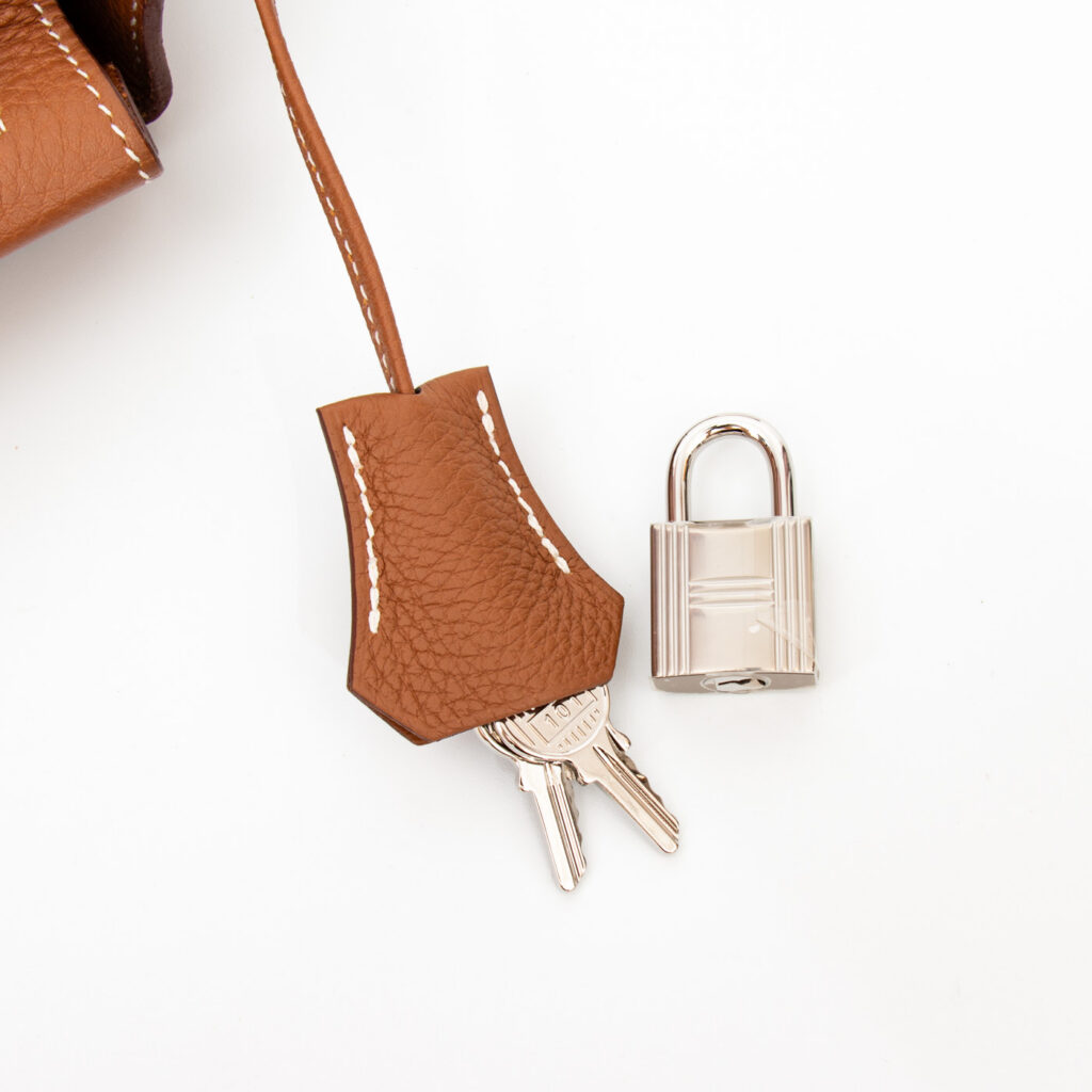 Hermès Kelly 28 Retourné Togo Leder Gold mit Palladium Hardware 2025