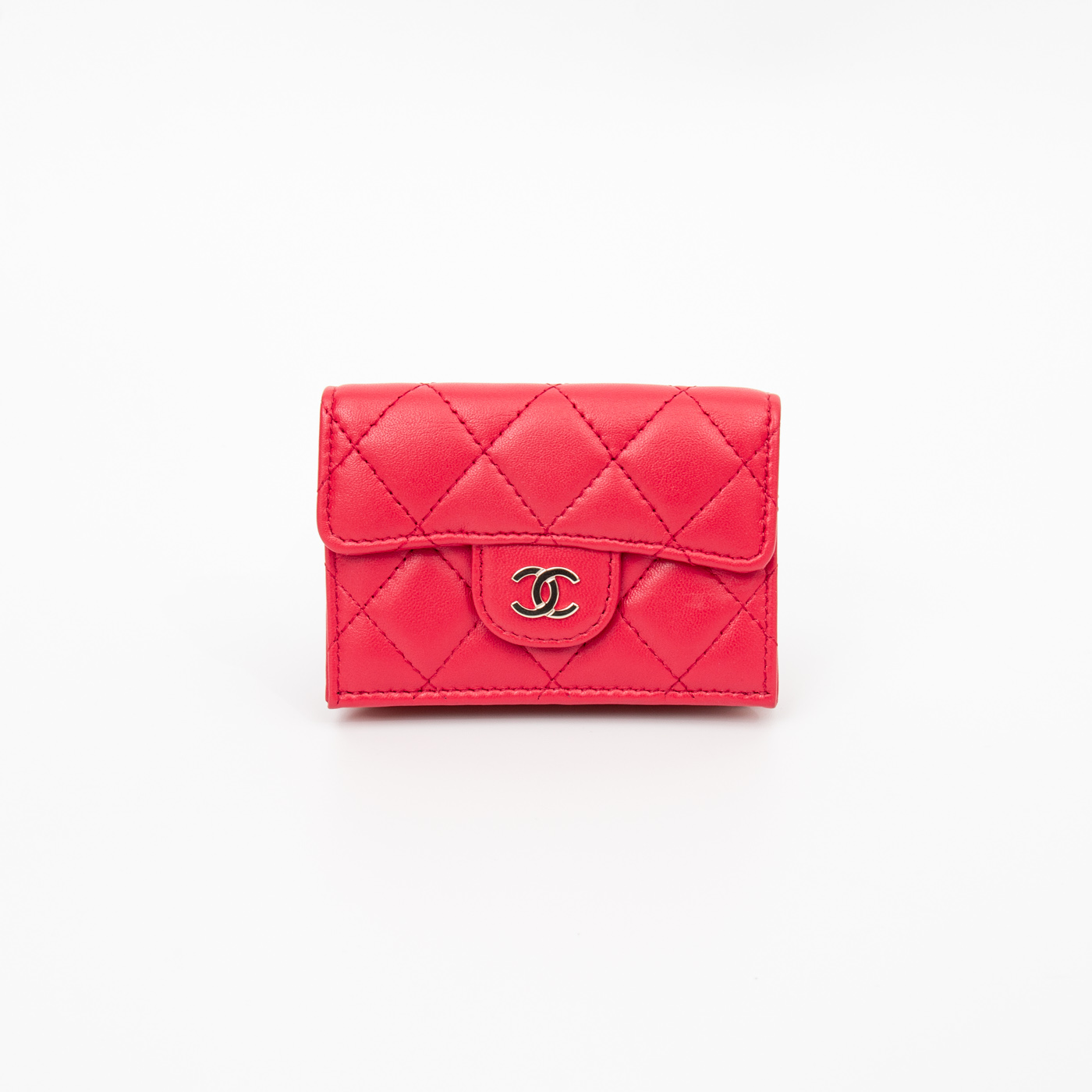 Portefeuille compact Chanel Timeless en agneau rouge avec finitions dorées