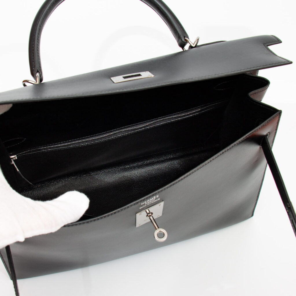 Bolso Hermès Kelly 35 Sellier de piel Boxcalf negra con herrajes de rutenio, año 2003